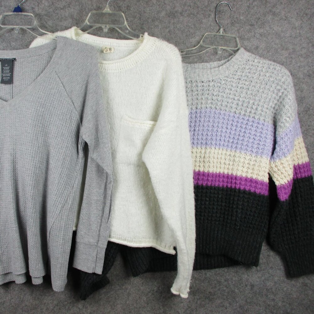 Lot 3 Sweater Women's Large White Gray Ana Universal Thread Chelsea & Theodore
